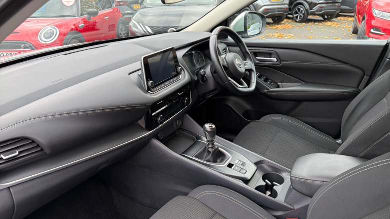 Nissan Qashqai 1.3 DiG-T MH Acenta Premium 5dr Petrol Hatchback